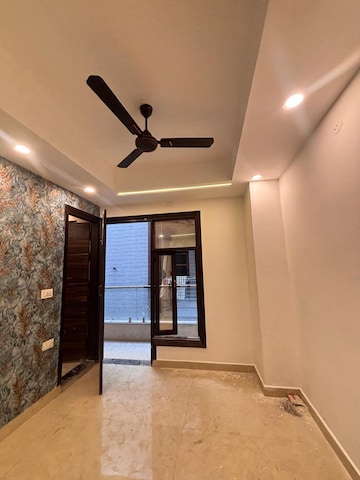 Room in 3 BHK Builder Floor at Nawada – for Rent