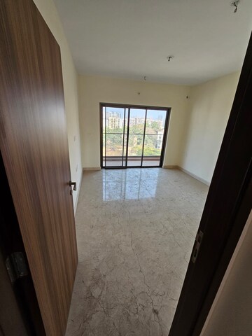 Room in 3.5 BHK Apartment at K Raheja Ascencio, Chandivali – for Rent