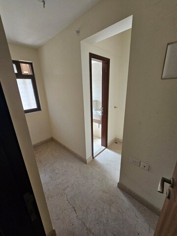 Room in 3.5 BHK Apartment at K Raheja Ascencio, Chandivali – for Rent