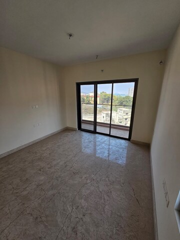 Room in 3.5 BHK Apartment at K Raheja Ascencio, Chandivali – for Rent