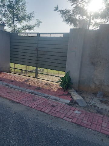  Plot For Sale in South City