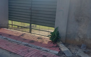 Plot For Sale in South City