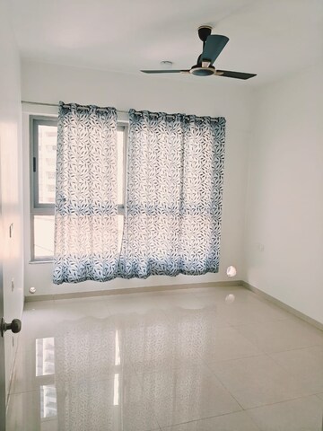 Bedroom in 2 BHK Apartment at Kalpataru Immensa, Kolshet Road – for Rent