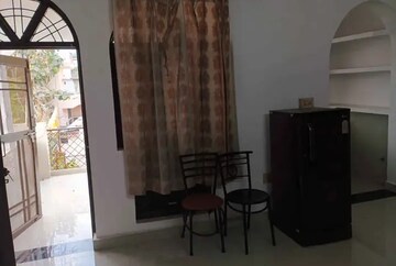 Living Room in 2 BHK Independent House at Aliganj – for Rent
