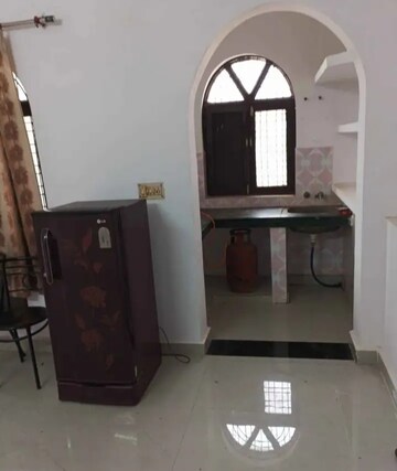 Furnished Amenities in 2 BHK Independent House at Aliganj – for Rent