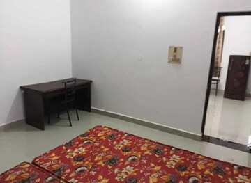 Bedroom in 2 BHK Independent House at Aliganj – for Rent