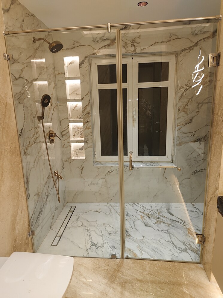 Bathroom, ajmera-aria 4 Bedroom 5850 Sq.Ft. Apartment In Koregaon Park Pune 8403874