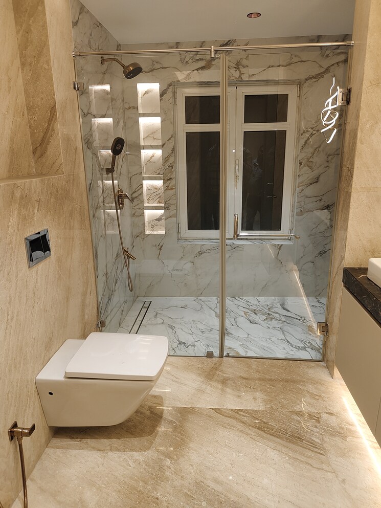 Bathroom, ajmera-aria 4 Bedroom 5850 Sq.Ft. Apartment In Koregaon Park Pune 8403874