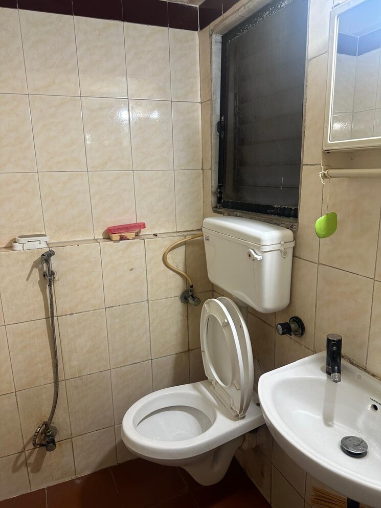 Bathroom, ani-anu-sri-balaji-enclave 2 Bedroom 622 Sq.Ft. Apartment In Malad West Mumbai 8403841