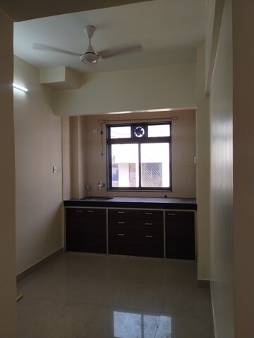 Room in 2 BHK Apartment at Bhatia Dahisar Sumati CHS, Dahisar West – for Rent