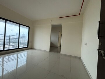 Room in 2 BHK Apartment at Earth Terrace, Goregaon West – for Rent