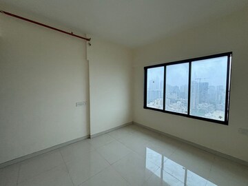 Room in 2 BHK Apartment at Earth Terrace, Goregaon West – for Rent