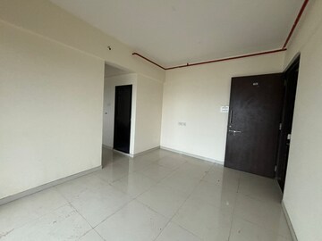 Room in 2 BHK Apartment at Earth Terrace, Goregaon West – for Rent