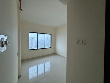 Room in 2 BHK Apartment at Earth Terrace, Goregaon West – for Rent