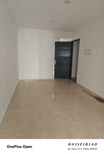 Room in 3 BHK Builder Floor at Signature Global Park 4 and 5, Sohna Sector 36 – for Sale