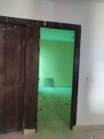 Furnished Amenities in 2.5 BHK Villa at Sector 135 – for Sale