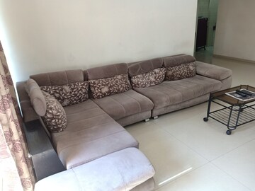 Bedroom in 4 BHK Apartment at Dharamveer Nagar – for Rent
