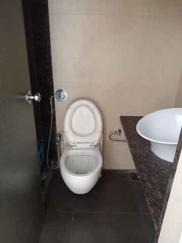 Bathroom in 4 BHK Apartment at Dharamveer Nagar – for Rent