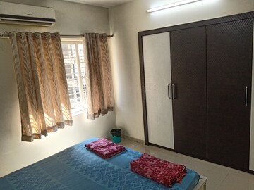 Bedroom in 4 BHK Apartment at Dharamveer Nagar – for Rent