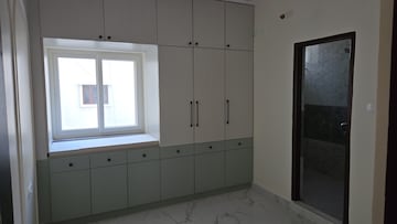 Room in 3 BHK Apartment at Manikonda – for Rent