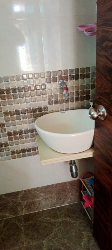 Bathroom in 1 BHK Apartment at Bindra Complex, Andheri East – for Rent