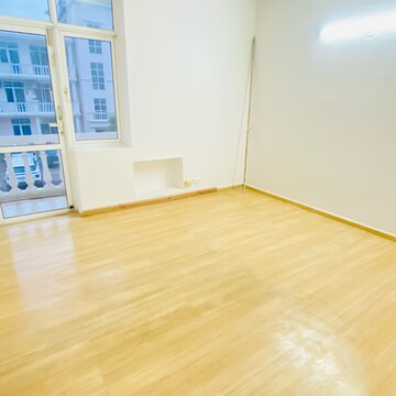Room in 3 BHK Builder Floor at DLF Hyde Park, Mullanpur – for Rent