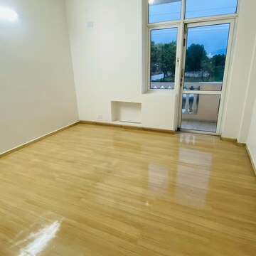 3 BHK Builder Floor For Rent in DLF Hyde Park, Mullanpur