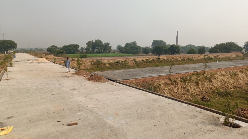 Plot For Sale in Sector 82