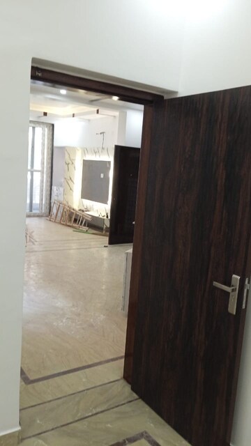Room in 3 BHK Apartment at M3M Sky City, Sector 65 – for Rent