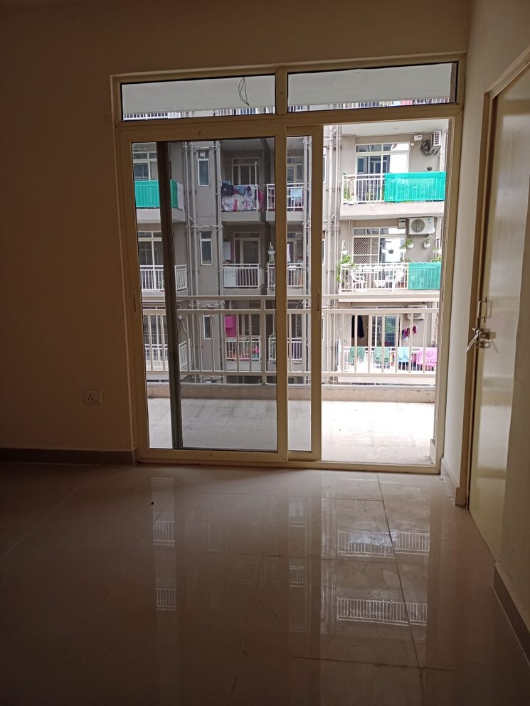 Room, conscient-habitat-78 3 Bedroom 1000 Sq.Ft. Apartment In Sector 78 Faridabad 8404335