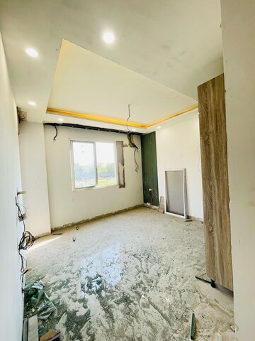 Room in 4 BHK Builder Floor at Anant Raj The Estate Floors, Sector 63a – for Sale