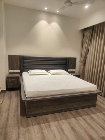 Bedroom in 3 BHK Builder Floor at Sector 7 – for Rent