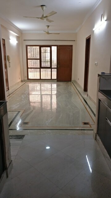 Room in 3 BHK Builder Floor at Uppal Southend, Sector 49 – for Sale