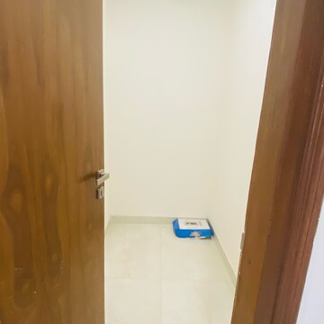 Furnished Amenities in 4 BHK Apartment at Ambika Florence Park, Mullanpur – for Rent