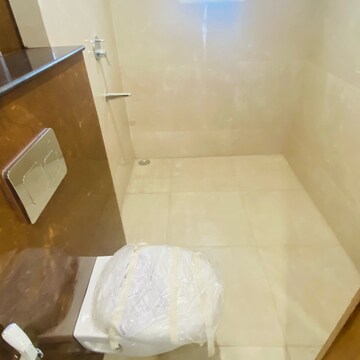Bathroom in 4 BHK Apartment at Ambika Florence Park, Mullanpur – for Rent