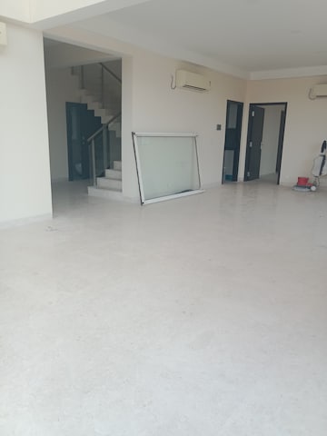 Room in 3 BHK Apartment at ATS Tourmaline, Sector 109 – for Rent