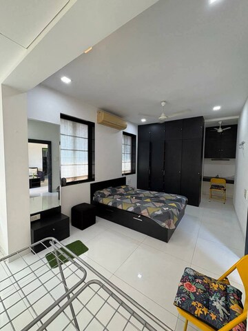 2 BHK Apartment For Rent in Lodha Vista, Lower Parel