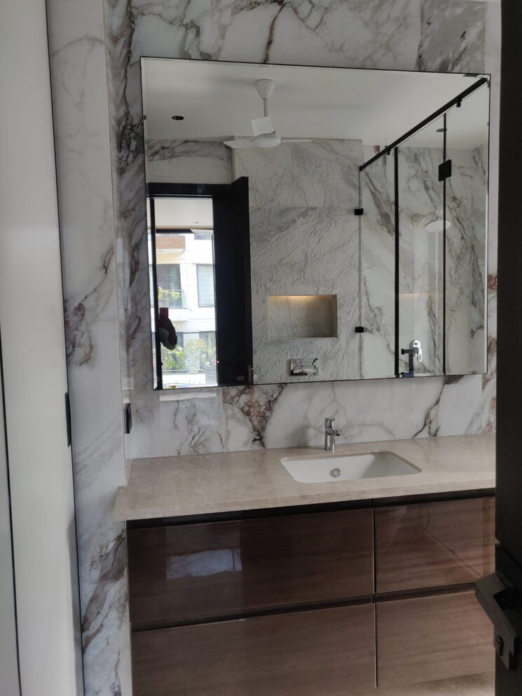 Bathroom, sector 45 3 Bedroom 192 Sq.Yd. Builder Floor In Sector 45 Gurgaon 8404833