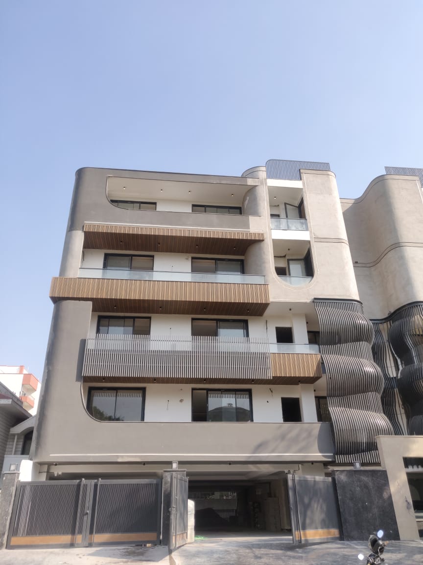 4 BHK + Pooja Room,Servant Room,Study Room Builder Floor For Sale in Sector 45