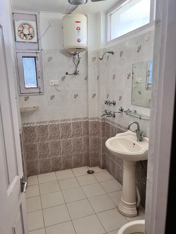 Bathroom in 4 BHK Apartment at Sector 27 – for Rent