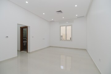 Room in 3 BHK Apartment at Palash Towers, Andheri West – for Rent