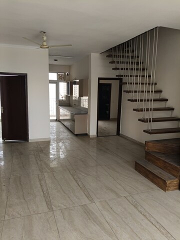 Room in 4 BHK Villa at Royale Gardens Premium, Patiala Road – for Sale