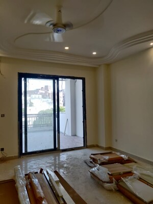 Room in 4 BHK Builder Floor at Sector 45 – for Sale