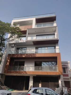 4 BHK Builder Floor For Sale in Sector 45