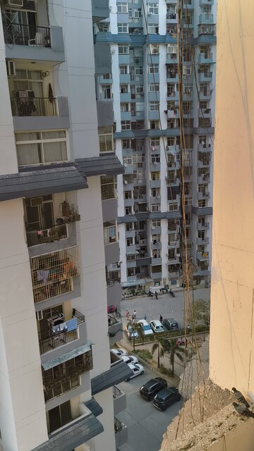 Master Plan in 2.5 BHK Apartment at Mahagun Mahagunpuram, Shastri Nagar – for Sale