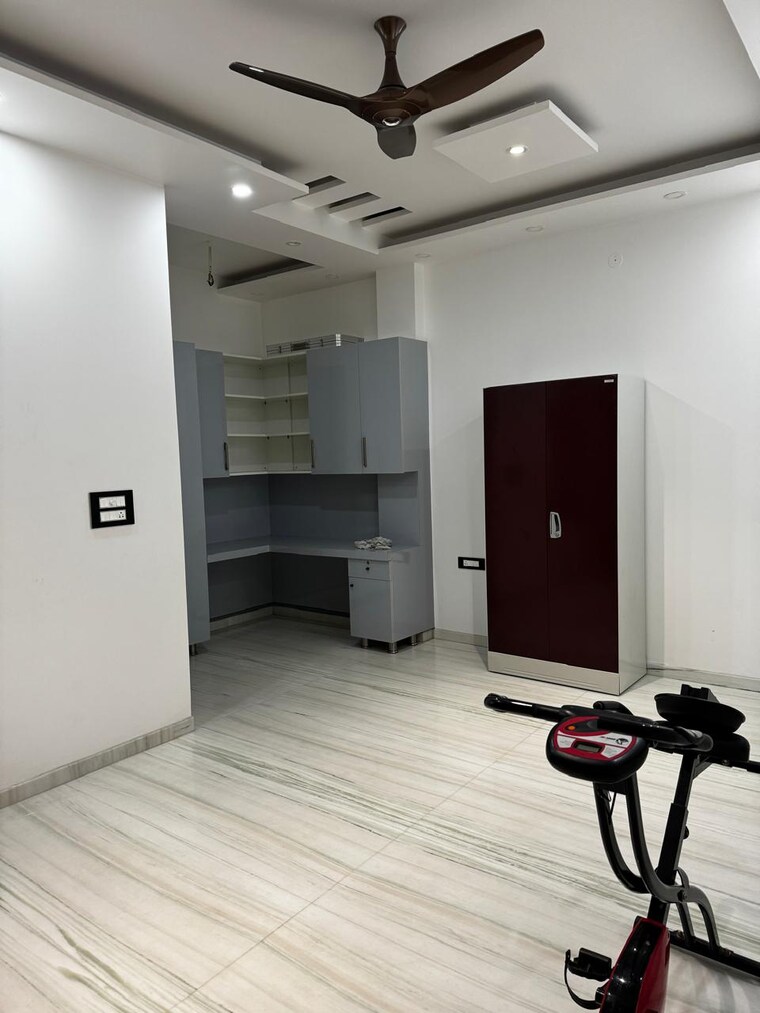 Room, raj nagar extension 6 Bedroom 136 Sq.Yd. Independent House In Raj Nagar Extension Ghaziabad 8405187