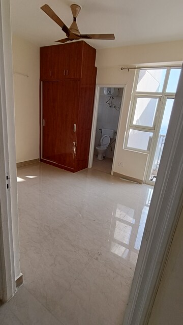 Room in 2 BHK Apartment at Shree Vardhman Mantra, Sector 67 – for Rent