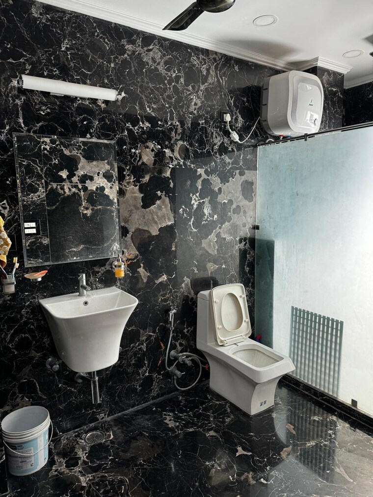 Master Bedroom, raj nagar extension 6 Bedroom 136 Sq.Yd. Independent House In Raj Nagar Extension Ghaziabad 8405187