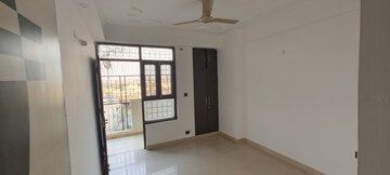 Room in 3.5 BHK Apartment at Mahagun Mahagunpuram II, Lal Kuan – for Sale