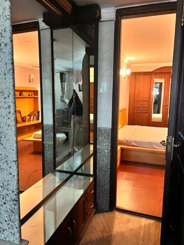 Room in 3.5 BHK Apartment at Sector 24 – for Rent
